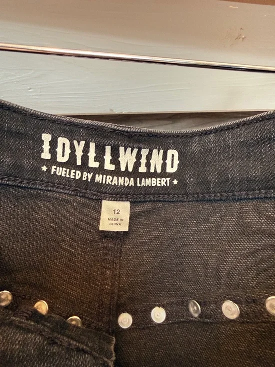 Idyllwind Black Studded High-Rise Jean Shorts - Picture 2 of 4